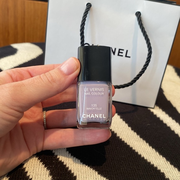 CHANEL LE VERNIS NAIL COLOUR - Picture 2 of 4